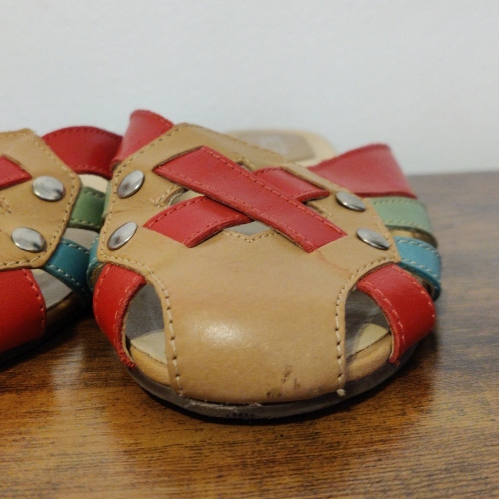 PAZZO. Women's Red and Tan Sandals - Picture 10 of 11